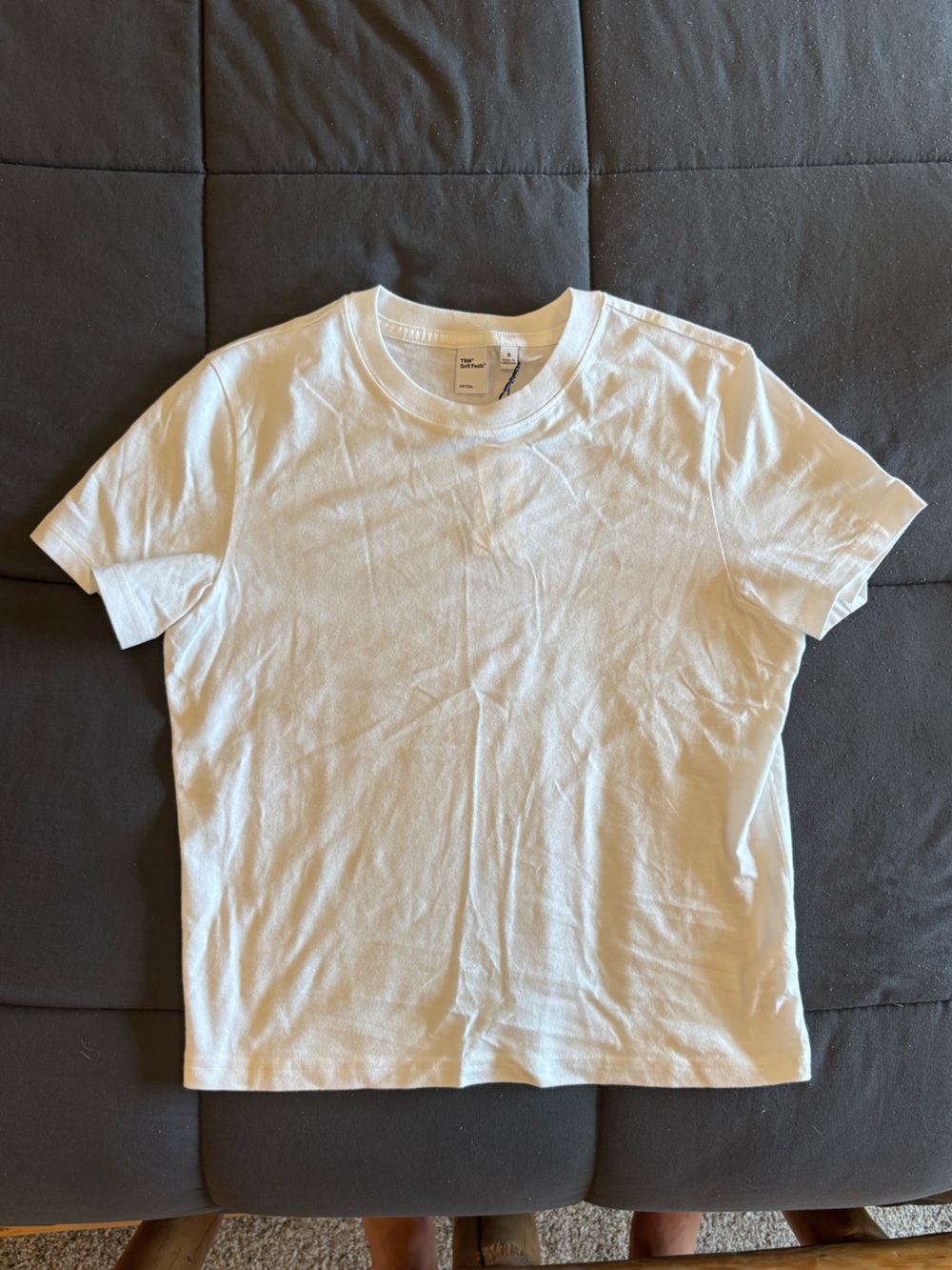 NWT Aritzia TNA Soft Feels All Time T-Shirt Small White - Picture 3 of 5